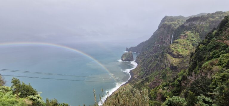 Porto da Cruz aan de noordoostkust van Madeira